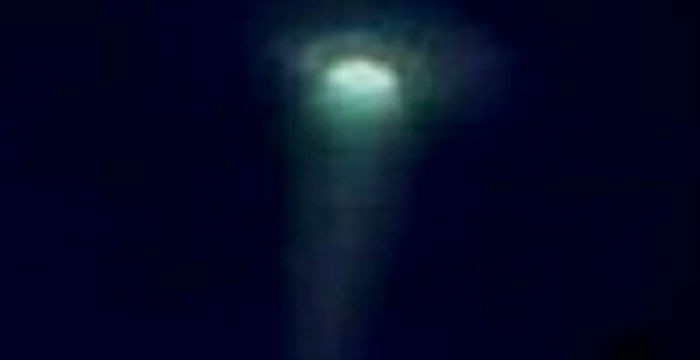Παράξενο πράσινο φως στον ουρανό του Κέιπ Τάουν
