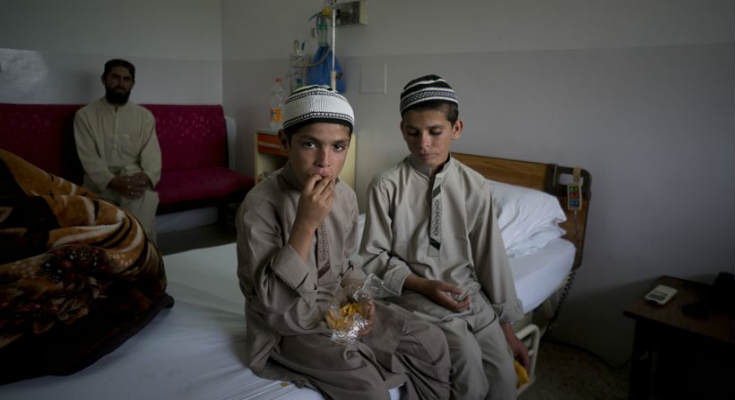 pakistan-deite-ta-paidia-mustirio-pou-zoun-mono-tin-imera