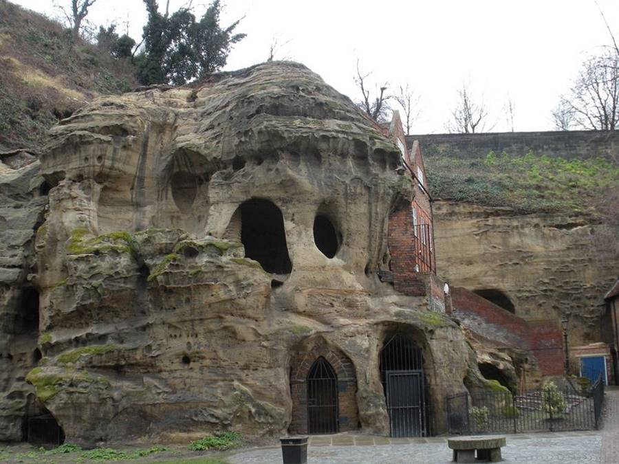 Τα πανάρχαια σπήλαια του Νότιγχαμ  