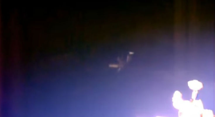 ufo-emfanizete-dipla-diethni-diastimiko-stathmo-nasa-diakopti-zontani-sindesi-video