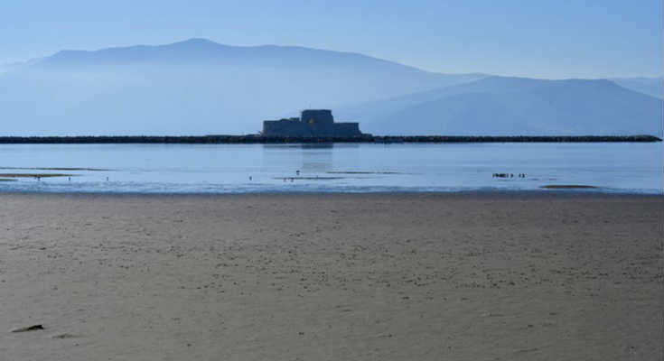 monadiko-fenomeno-nafplio-exafanistike-thalassa
