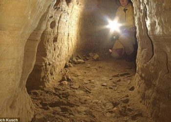 Οι 12 χιλιάδων ετών τεράστιες υπόγειες σήραγγες είναι πραγματικές και επεκτείνονται από τη Σκωτία στη Δυτική Αρμενία Οι 12 χιλιάδων ετών τεράστιες υπόγειες σήραγγες είναι πραγματικές και επεκτείνονται από τη Σκωτία στη Δυτική Αρμενία