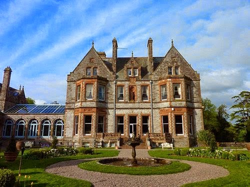 CastleLeslie1