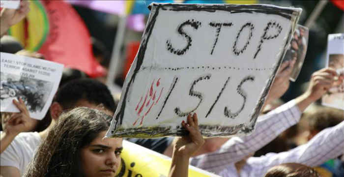allo-perimenete-milisete-genoktonia-christianon-isis