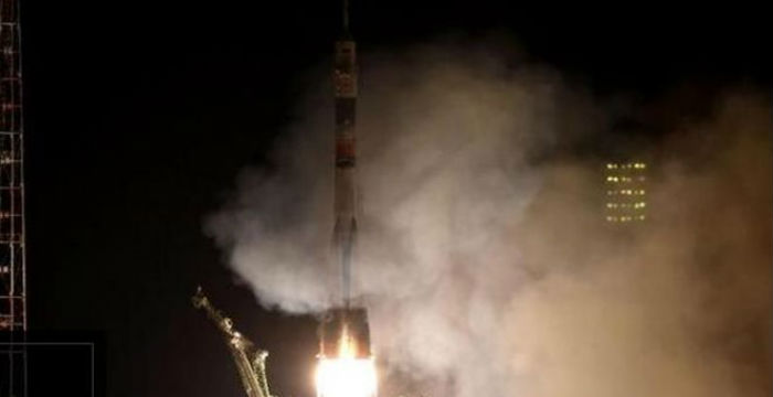 apogeiosi-tou-sogiouz-me-3-astronautes