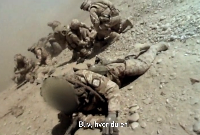 kamera-katagrafei-stigmh-narkh-skotwnei-vretano-afganistan-video