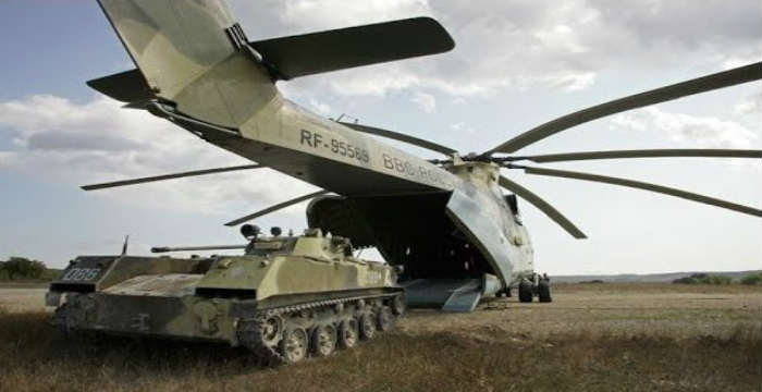 mi-26-megalitero-elikoptero-kosmou