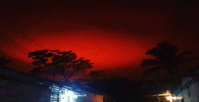 mysterious-blood-red-sky-el-salvador