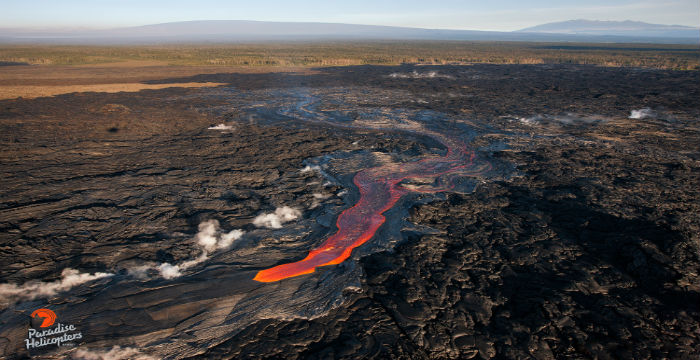 potamia-lavas-apo-ton-kratira-tou-kilaouea-sti-chavai-vinteo
