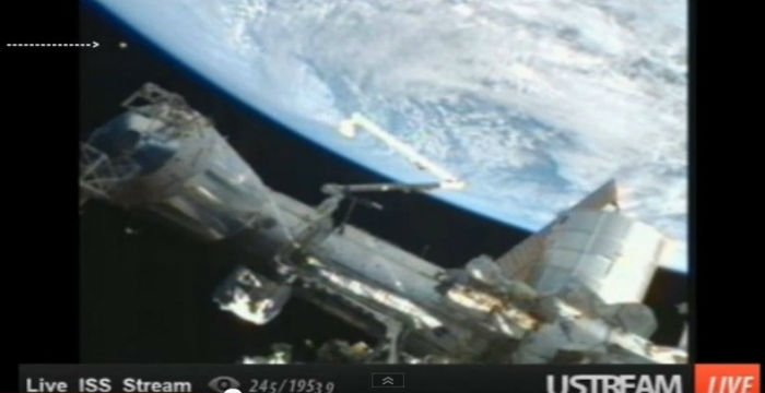 ufo-entopizete-apo-ton-diethni-diastimiko-stathmo-iss-video